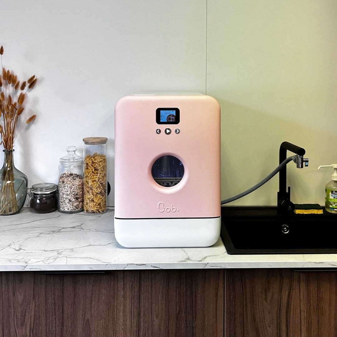 Daan Tech Bob Matte Edition — Matt pastel pink door / white body · Photo 1 of 4
