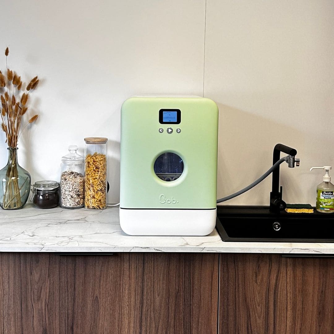Daan Tech Bob Matte Edition — Matt almond green door / white body · Photo 1 of 4